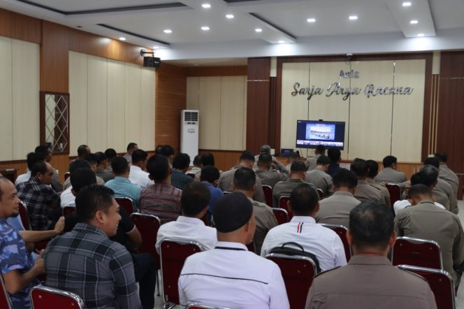 
 Polres Bone Ikuti Sosialisasi Implementasi KUHP Baru Secara Virtual Bersama Divkum Polri