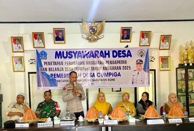 
 Kapolsek Awangpone Musyawarah Penetapan Perubahan APBDES Cumpiga Tahun 2025