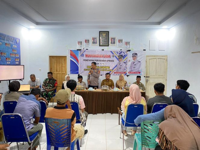 
 Wakapolsek Awangpone Musyawarah Desa Awolagading Tetapkan Perubahan APBDes Tahun Anggaran 2025