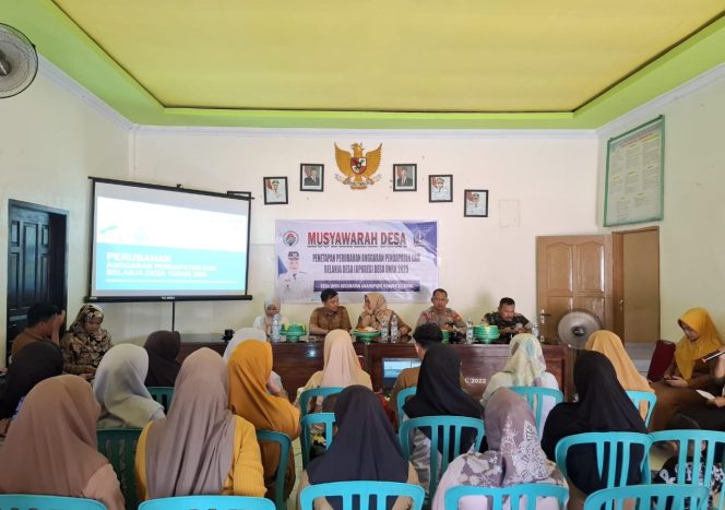 
 Kapolsek Awangpone Musyawarah Penyusunan Rancangan APBDES Tahun 2026 Desa Unra