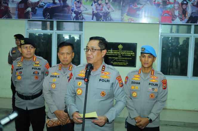 
 Kapolda Sulsel Laksanakan Doorstop Bersama Awak Media, Sampaikan Sejumlah Isu Aktual