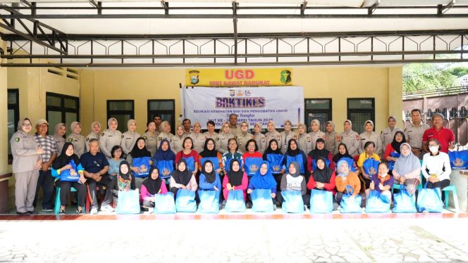 
 Sambut HUT Korpri Ke-54, Korpri Polda Sulsel Gelar Bakti Kesehatan dan Edukasi Kesehatan Gigi di Panaikang Makassar