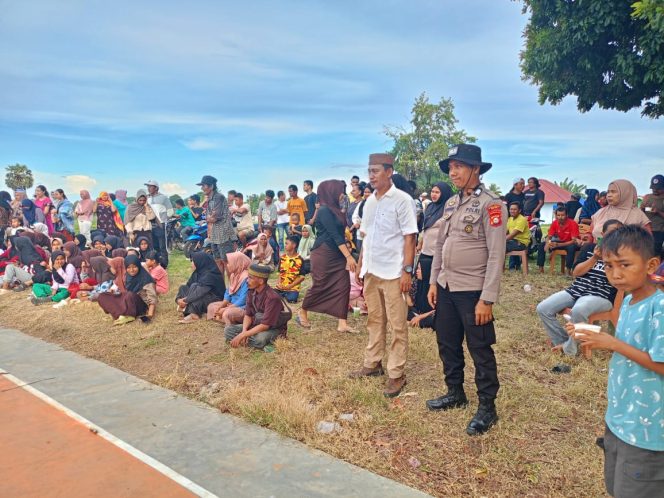 
 Polsek Awangpone Pengamanan Turnamen Bola Volly Antar Desa Se-kecamatan Awangpone Tahun 2025