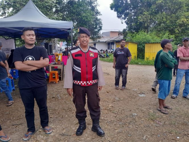 
 Patroli Dialogis, Kanit Samapta Ulaweng Imbau Warga Jaga Lingkungan Serta Beri Pesan Pesan Kamtibmas
