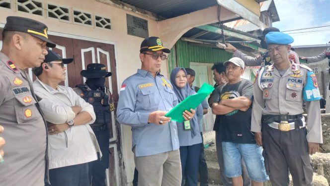 
 ‎Berjalan Aman Dan Lancar, Personel Polsek Cenrana Amankan Pelaksanaan Eksekusi Di Desa Pallime