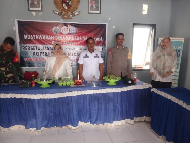 
 ‎Bhabinkamtibmas Polsek Cenrana Hadiri Musdesus Koperasi Merah Putih Di Desa Laoni