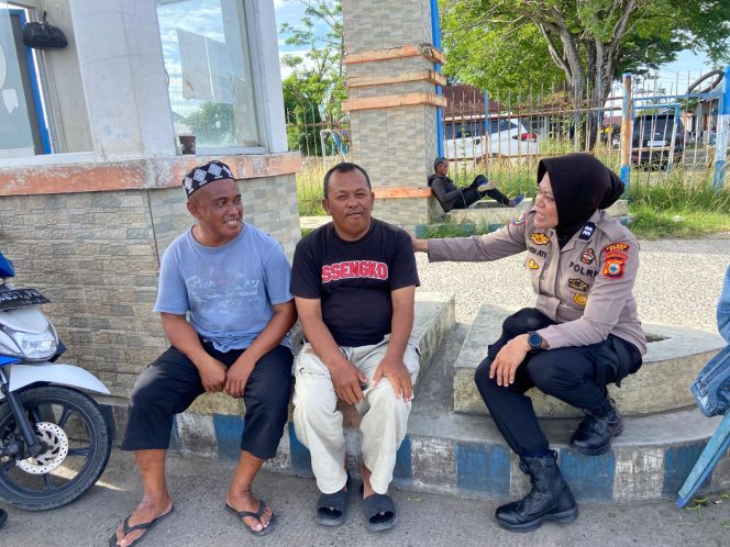 
 Sambangi Ojek Pelabuhan Di Pintu Masuk,  Beri Edukasi Dan Himbauan Kamtibmas