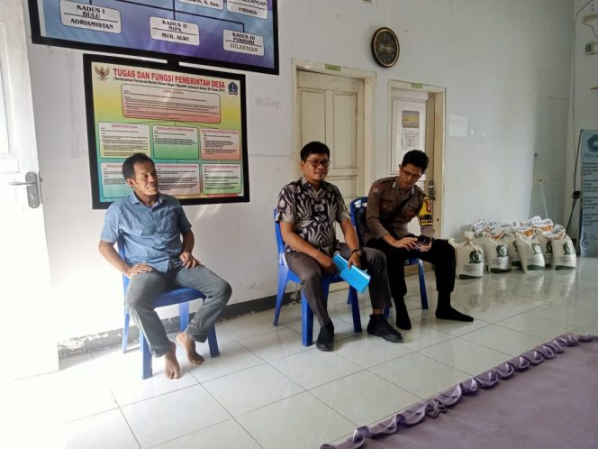 
 Bhabinkamtibmas Sambangi Kantor Pemerintahan Desa Lappa Upang, Perkuat Sinergi Jaga Kamtibmas