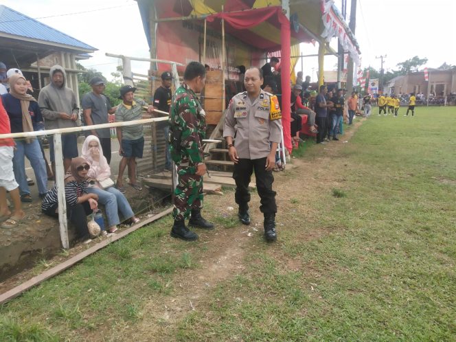 
 Polsek Sibulue Siaga Amankan Turnamen Sepak Bola Salaga Cup Di Desa Letta Tanah
