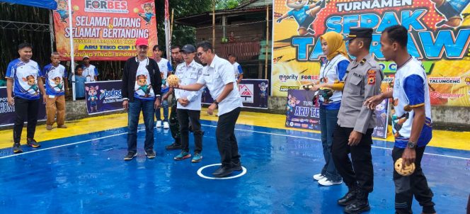 
 Wakapolsek Barebbo Hadiri Pembukaan Turnamen Sepak Takraw “Aru Teko Cup 1 Tahun 2025” di Desa Talungeng