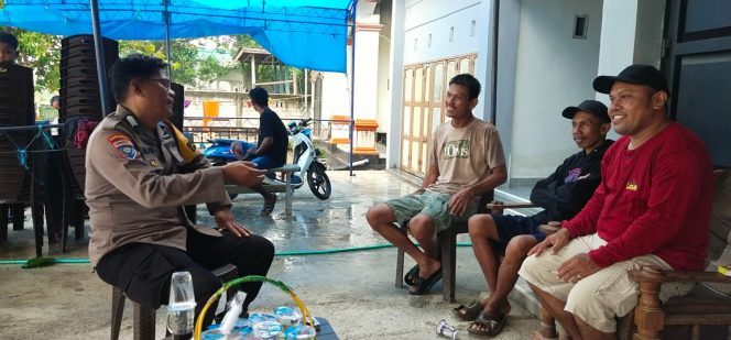 
 Bhabinkamtibmas Desa Bacu Sambangi Warga, Sampaikan Pandangan Hukum Terkait Kamtibmas