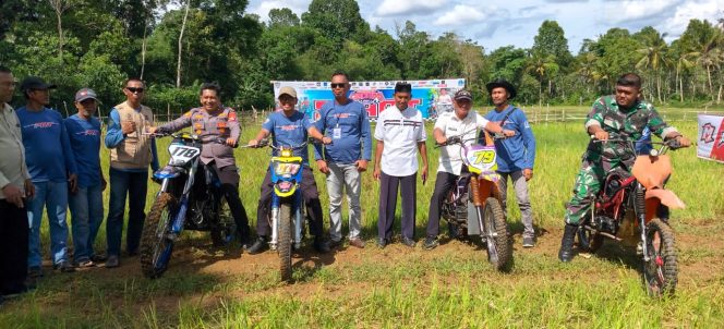 
 Kapolsek Barebbo Hadiri Pembukaan Pesta Rakyat Bertajuk Balap Ojek Gabah