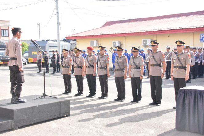 
 Kapolres Bone Pimpin Sertijab dan Pengambilan Sumpah Pejabat Baru Polres Bone
