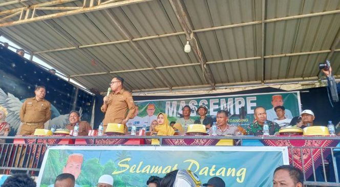 
 Wujud Sinergitas Polri, Wakapolsek Tellu Siattinge Hadiri Pesta Rakyat di Desa Mattoanging