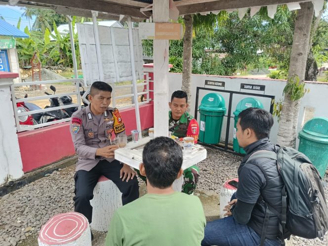 
 Bhabinkamtibmas dan Babinsa Hadir Lakukan Sambang dan Berdialog Bersama Warga