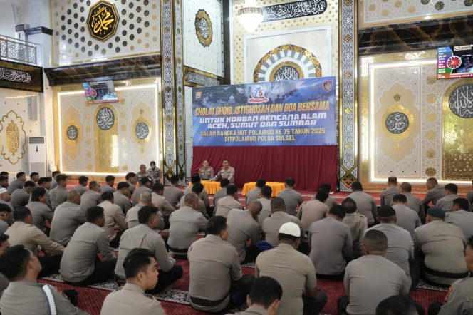 
 Dit Polairud Polda Sulsel Gelar Sholat Gaib dan Istighosah untuk Korban Bencana Alam di Sumut, Sumbar dan Aceh