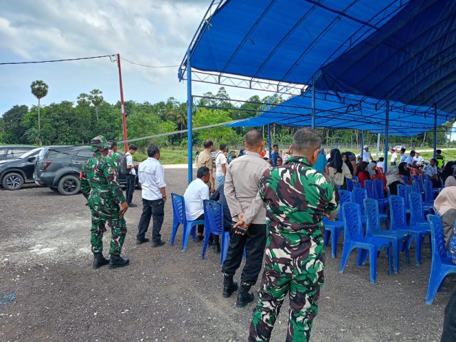 
 Sinergitas Polsek Awangpone Dan Koramil Awangpone Mengamankan Kegiatan Konsultasi Pengadaan Runway Bandara Arung Palakka