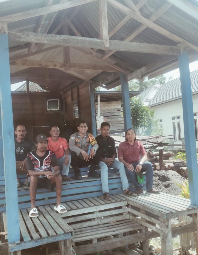 
 Bhabinkamtibmas Polsek Awangpone Melaksanakan Pembinaan Satkamling di Dusun Lemo Desa Carebbu 