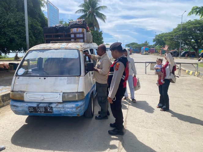 
 Lakukan Pelayanan Bersama Karyawan Kapal, Beri Rasa Aman Kepada Penumpang