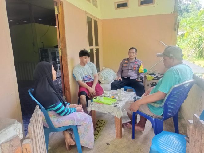 
 ‎Berdialog Dengan Warga Binaannya, Bhabinkamtibmas Polsek Cenrana Laksanakan Sambang.