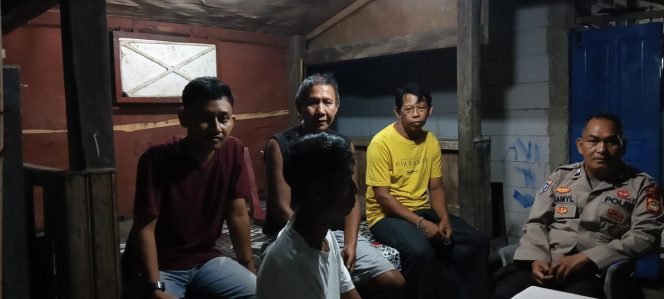 
 Bhabinkamtibmas Polsek Awangpone Laksanakan Pembinaan Satkamling Dusun Carigading Desa Carigading 