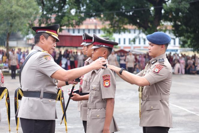
 Kapolda Sulsel Pimpin Penutupan dan Pelantikan Bintara Polri T.A. 2025 di SPN Polda Sulsel