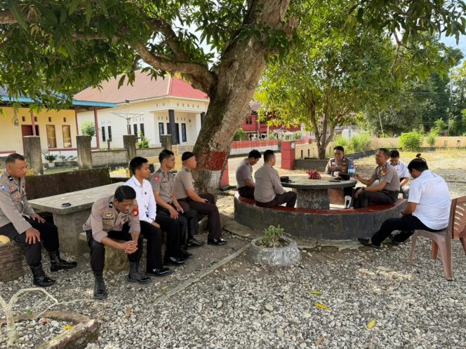 
 Kapolsek Awangpone Pimpin Anev Bulanan Kinerja Personel jelang Akhir Desember 2025