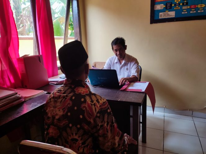 
 ‎Berikan Pelayanan Prima, Unit Reskrim Polsek Cenrana Periksa Saksi Korban Pengancaman