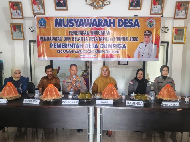 
 Kapolsek Awangpone Musyawarah Desa Penetapan APBDES Tahun Anggaran 2026 Desa Cumpiga