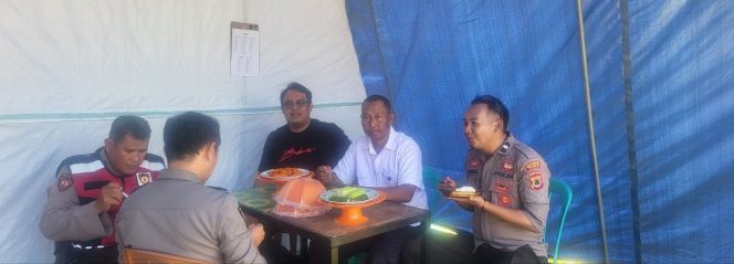 
 Aiptu Ilhamzah  ,  Berikan Pesan Kamtibmas Pada Saat Kunjugan ,Polsek Tonra Polres Bone