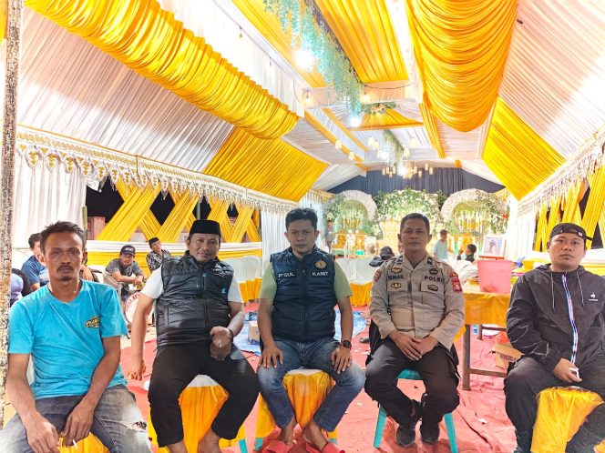 
 Polsek kajuara Berikan Pengamanan Pesta Pernikahan