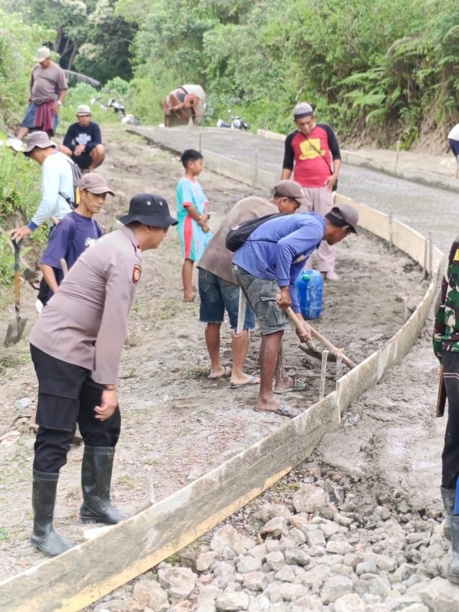 
 Inovasi Humanis Kapolsek Bontocani: Jalan Antar Desa Kembali Dibuka untuk Warga