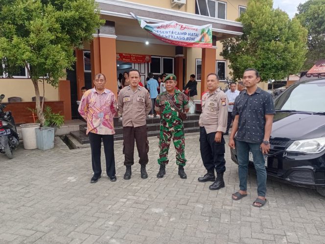
 Aparat Kepolisian Pastikan Keamanan Ibadah dan Perayaan Natal 2025 di Gereja Toraja Watampone