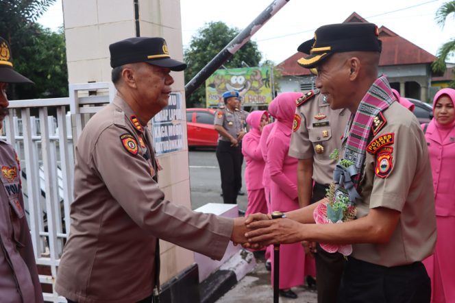 
 Rangkaian Kunjungan Kerja Kapolres Bone Tuntas, Seluruh Polsek Resmi Disambangi