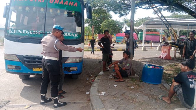 
 Lakukan Pelayanan Bersama Karyawan Kapal, Beri Rasa Aman Kepada Penumpang