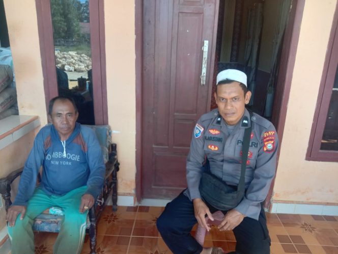 
 ‎Sambang Desa, Melalui Dialog Bhabinkamtibmas Polsek Cenrana Bangun Kedekatan Dengan Warga