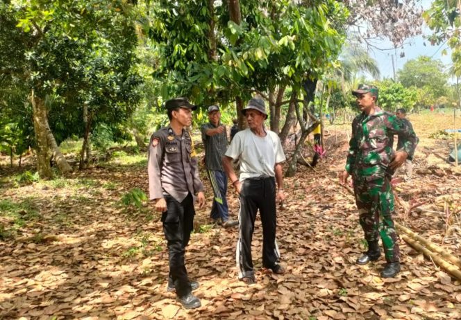 
 ‎Bersinergi Menjaga Kamtibmas, Bhabinkamtibmas Dan Babinsa Lakukan Patroli Dan Sambang Bersama