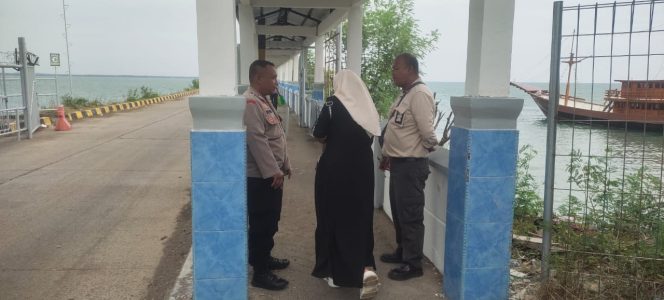 
 Pastikan Situasi Kondusif Sebelum Keberangkatan Kapal, Personil Lakukan Pengamanan