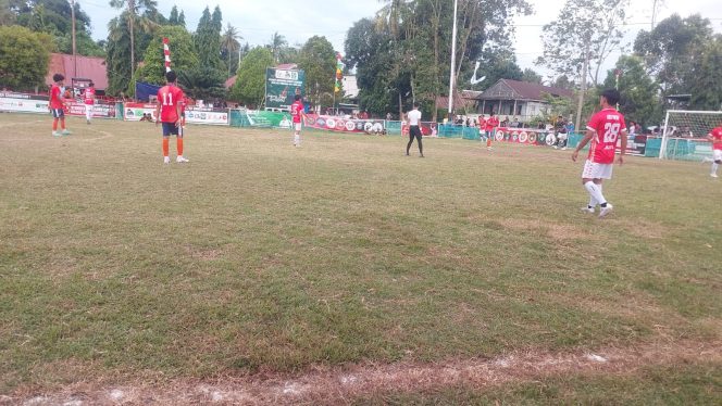 
 Personil Polsek Awangpone Melaksanakan Pengamanan Turnamen Mini Soccer Carigading Cup I Tahun 2026