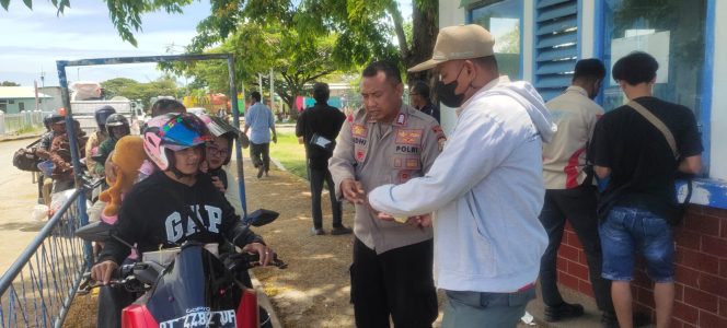 
 Periksa Administrasi Kendaraan, Cegah Muatan Illegal Dalam Kapal