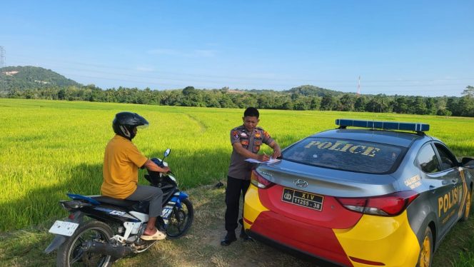 
 Patroli Biru ,Di Siang Hari  Demi Jaga Situasi Kamtibmas  Polsek Tonra, Polres Bone