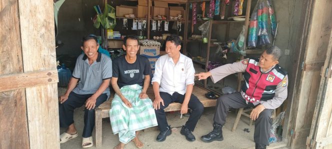 
 Kanit Sabhara ,  Berikan Pesan Kamtibmas Pada Saat Kunjugan Ke Sekolah,Polsek Tonra Polres Bone