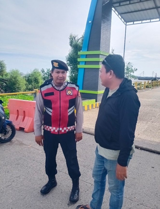 
 Patroli Temui Pengunjung, Sampaikan Pesan Kamtibmas