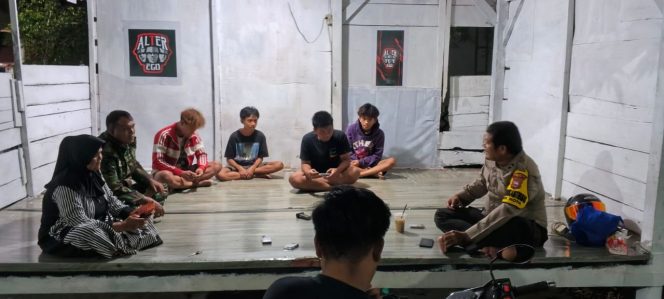 
 Satkamling Jadi Garda Terdepan, Aiptu Yusran SH Sampaikan Pesan Kamtibmas di Manurunge