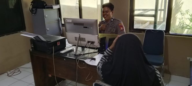 
 Polsek Tellu Siattinge Pastikan Berikan Pelayanan Prima Pengaduan Masyarakat