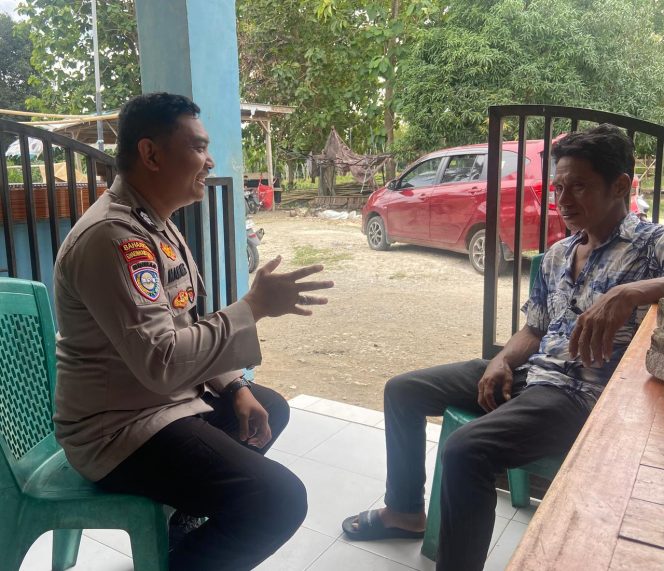 
 Sambang Desa Door to Door, Bhabinkamtibmas Perkuat Upaya Pemeliharaan Kamtibmas