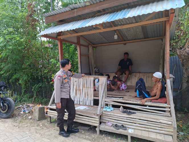 
 Kunjungan Satkamling, Bhabinkamtibmas Cellu Ajak Warga Jaga Kamtibmas