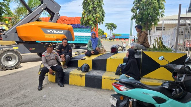 
 Jalin Sinergitas Guna Berikan Pelayanan Kepada Masyarakat, Temui Petugas Di Tolgate