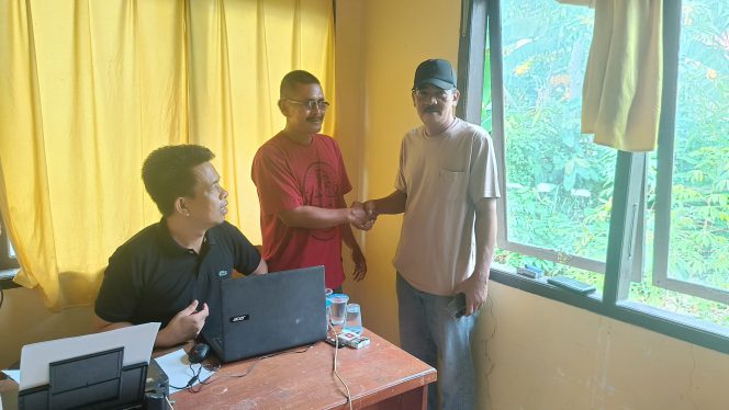 
 Kanit Reskrim Polsek Sibulue Mediasi Dumas Kasus Penggelapan