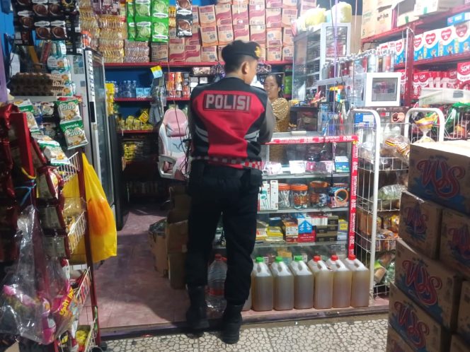 
 ‎Unit Samapta Polsek Cenrana Polres Bone Lakukan Patroli Malam, Berikan Imbauan Kamtibmas